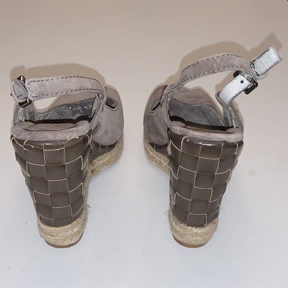 APEPAZZA CARMELA Gray Taupe Suede Slingback Wedge Platform Shoes 6 - Picture 4 of 5